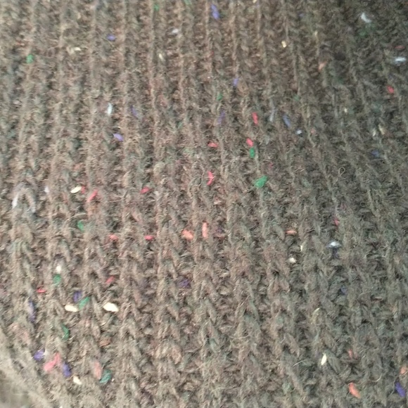 👀NWT! Distressed sweater, tagged as M but more like L/XL. Dark green.See pics. - Picture 12 of 13